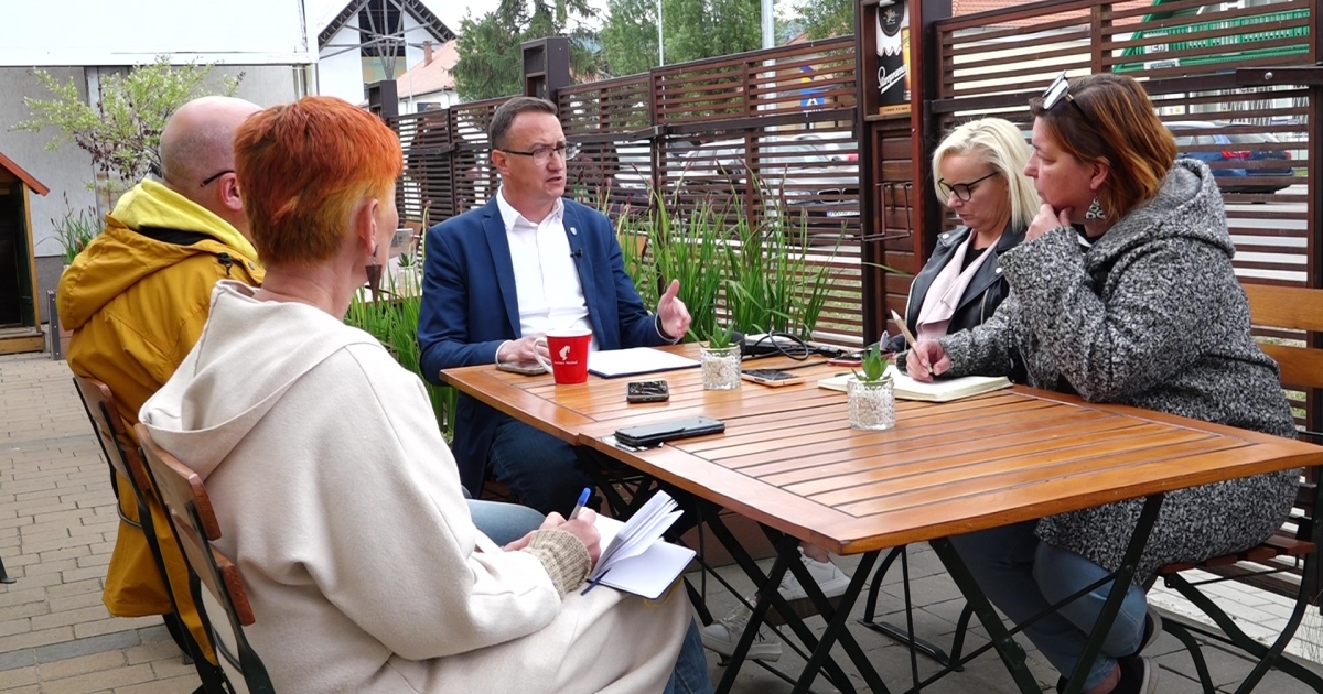 Nyolcéves terveket vázolt a független jelölt